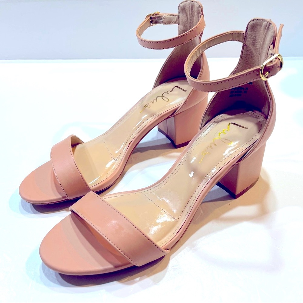 LULUS NUDE HEELS SIZE 7